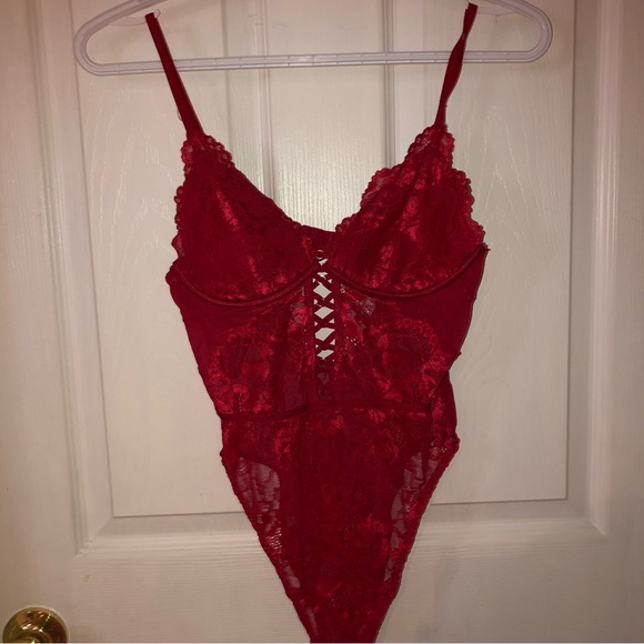 Exciting Red lace bodysuit - Picture 1 of 4